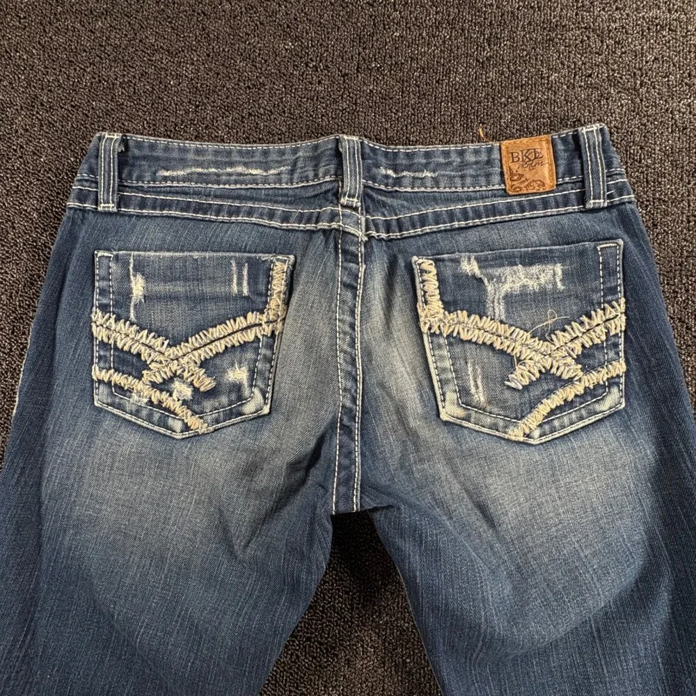 BKE Madison Skinny Jeans Women 29x31.5 Medium Wash Distressed Stretch Denim Y2k - Picture 2 of 9